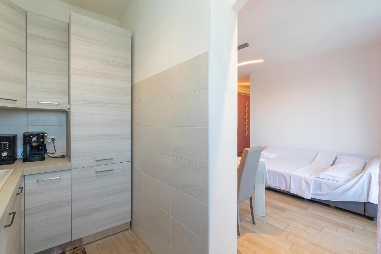 Big Apartment - Alcuino 7 Милан Экстерьер фото